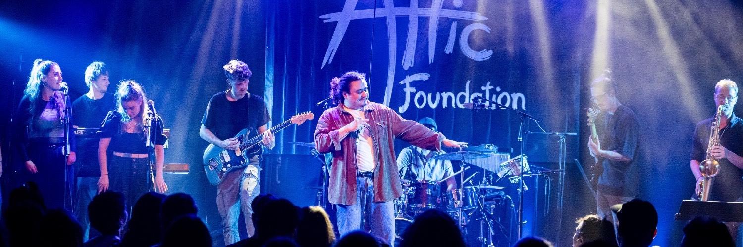 Kevin Luis  Yika - Cover